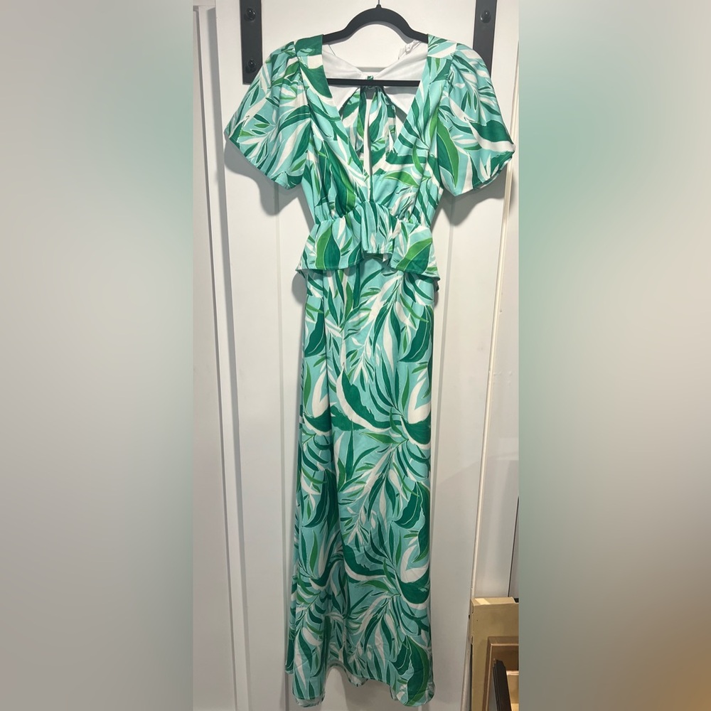 Peach Love Green Open Back Maxi Dress